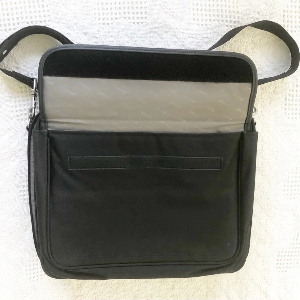 Targus 15.6” Traditional Notepac Padded Laptop Case Adjustable Carrying Strap ⬛️